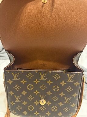 💯AUTHENTIC Louis Vuitton Monogram Saint Cloud Cross Bag